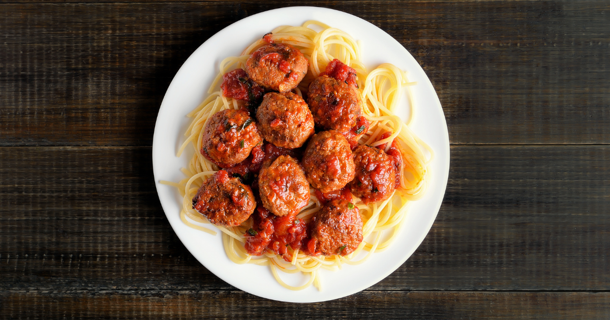 https://justanairfryer.com/wp-content/uploads/2021/01/spaghetti-meatballs-plate-facebook.png